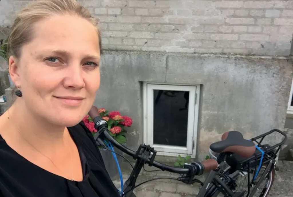 Pernille med sin cykel, der blev vundet